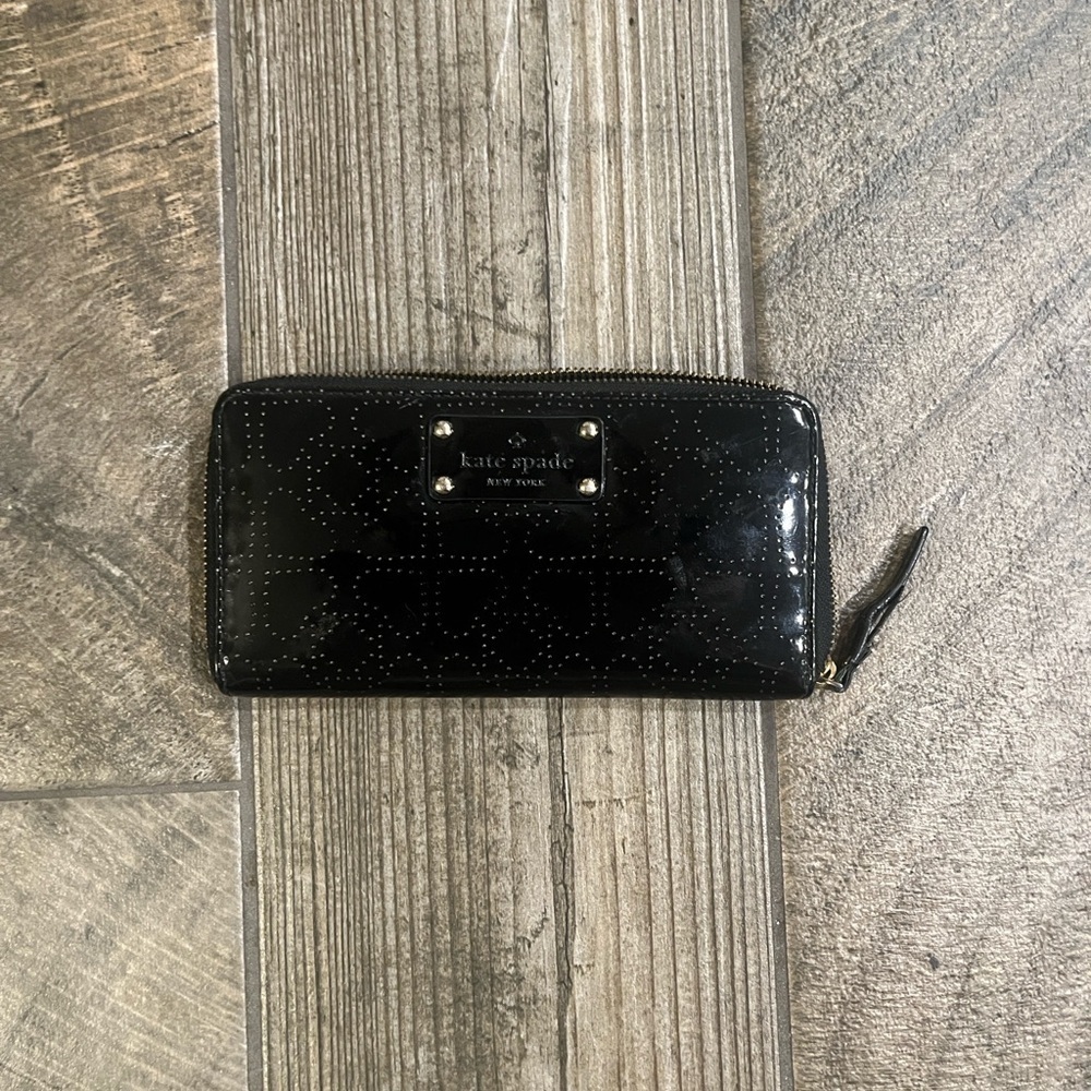 Kate Spade Glossy Black Zip Wallet